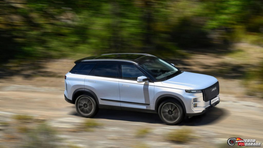 Jaecoo J8 AWD: SUV Stylish Tak Takut Off-Road Ekstrim