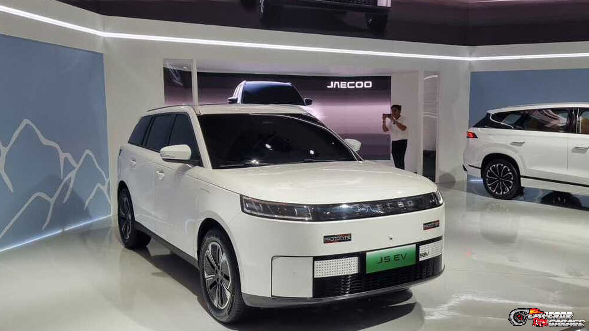 SUV Kembar Tapi Beda Aura: Jaecoo J5 EV Lawan Mini Evoque
