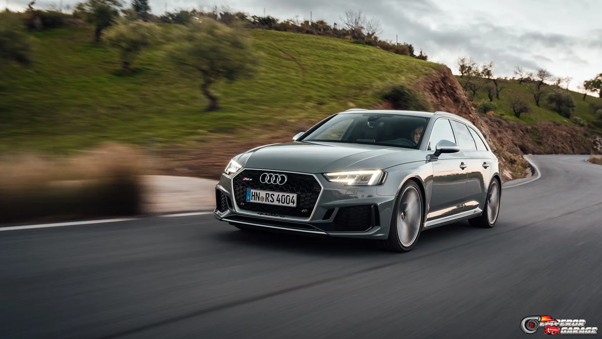 Audi RS 4 Avant: Fitur Canggih dan Desain Sport yang Memukau